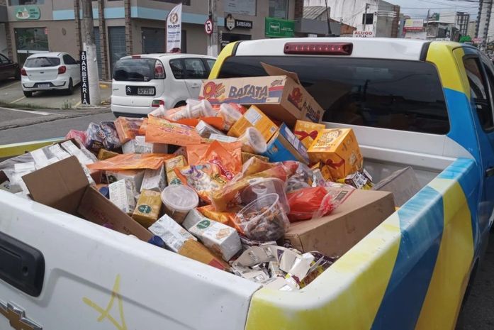 Vigilância Sanitária apreende 450 kg de produtos na Feira da Levada: "alimentos estragados e adulterados"