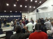Manifestantes invadiram plenário da Câmara