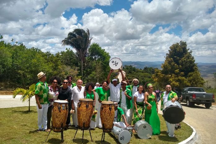 Indicada pelo Instituto Raízes de Áfricas, Orquestra de Tambores dá show na inauguração do acesso à Serra da Barriga.