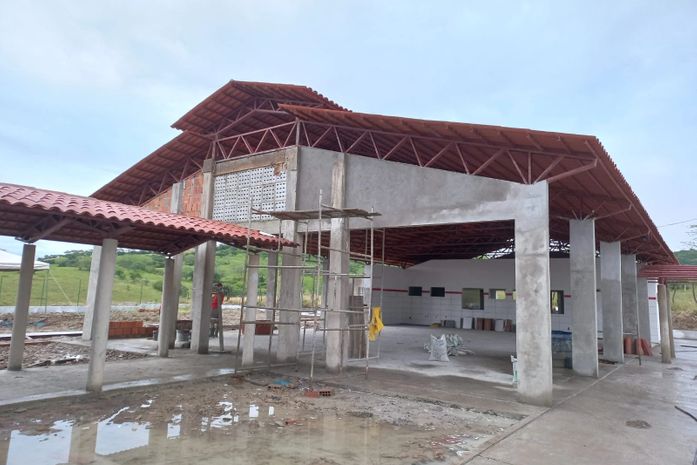 Prefeito faz visita em obras de nova Escola de Tempo Integral no povoado Bonifácio