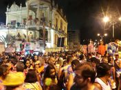 Ao som do Frevo e do Afro Afoxé, foliões lotam avenida no Jaraguá Folia