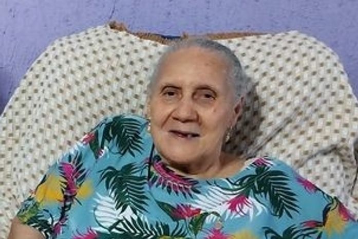 Os 82 anos de Adjna, a dona das melhores lembranças da infância, da Eulina Neta, Mônica, filhas e filhos é motivo de celebração