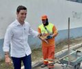 Após solicitação durante fiscalização, Caio Bebeto aciona Alurb e área escolar é revitalizada