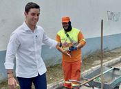 Após solicitação durante fiscalização, Caio Bebeto aciona Alurb e área escolar é revitalizada