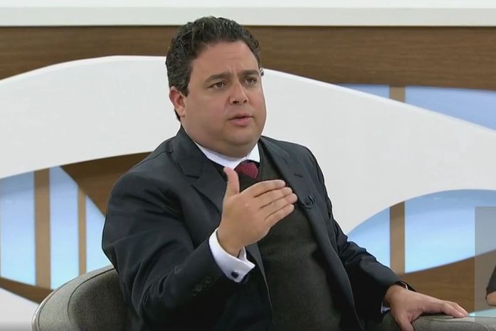 Presidente da OAB mostra coragem na defesa da Constituição e contra pistoleiros de toga