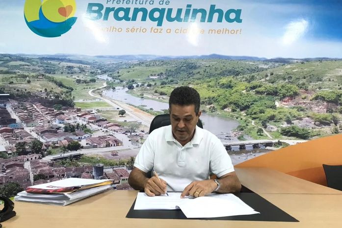 Prefeitura de Branquinha efetua pagamento de rateio do Fundeb para os profissionais da Educação