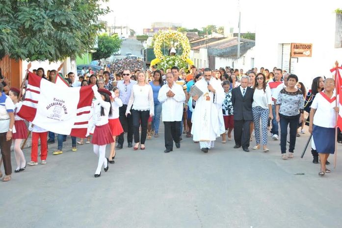 Cidade de Major é tomada de gente durante festa de seu padroeiro