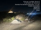 Homem é preso por descartar lixo irregularmente em terreno da parte alta de Maceió