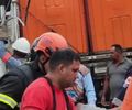 Colisão entre caminhão e poste deixa dois feridos em Coruripe