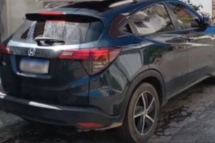 Carro de artista plástica baiana roubado na BR-101 é recuperado no Agreste; obras seguem desaparecidas