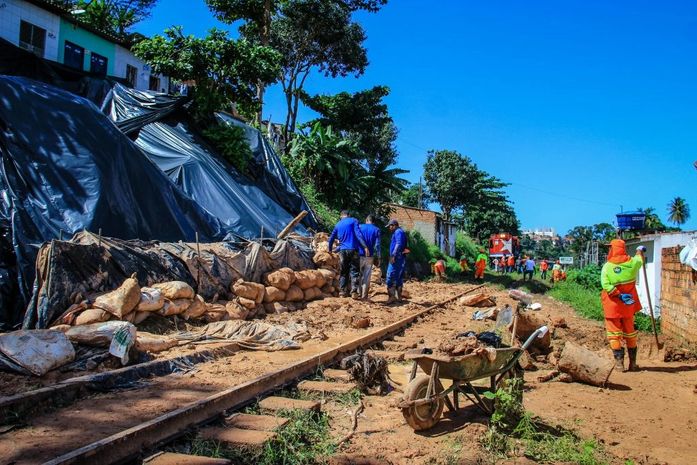 Prefeitura executa obras de contenção de barreira no Mutange