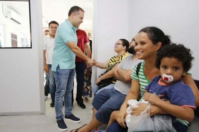 Governador Renan Filho e secretário de Estado da Saúde, Alexandre Ayres, visitaram a unidade de saúde, um dia após a inauguração.
