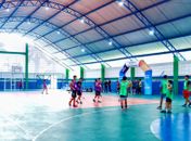 JHC inaugura ginásio escolar na parte alta e ressalta importância de espaços para prática esportiva