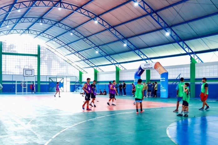 JHC inaugura ginásio escolar na parte alta e ressalta importância de espaços para prática esportiva