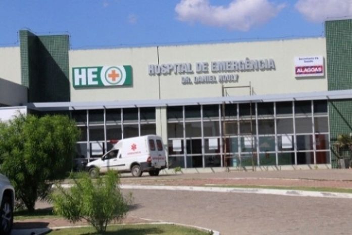 Homem esfaqueado no centro de Arapiraca morre no Hospital de Emergência