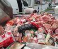 Carnes e laticínios estragados: mais de 800 kg de alimentos são apreendidos na parte baixa de Maceió