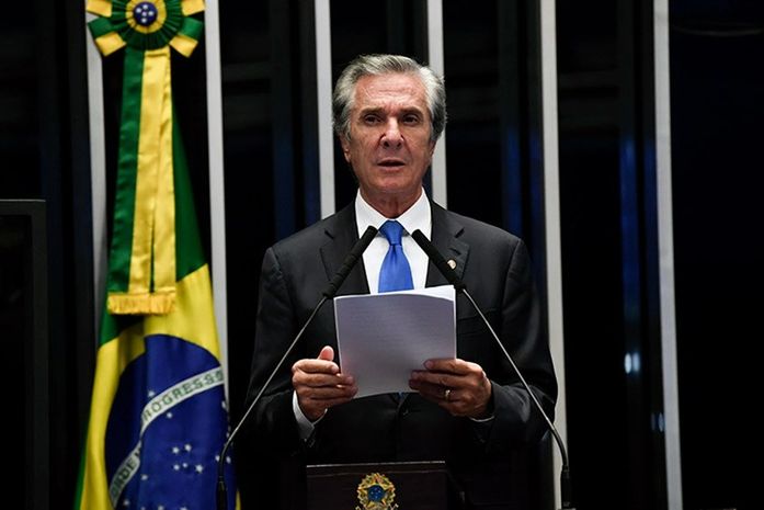 Extinção de colegiados pelo governo dificulta ação contra óleo no Nordeste, diz Collor