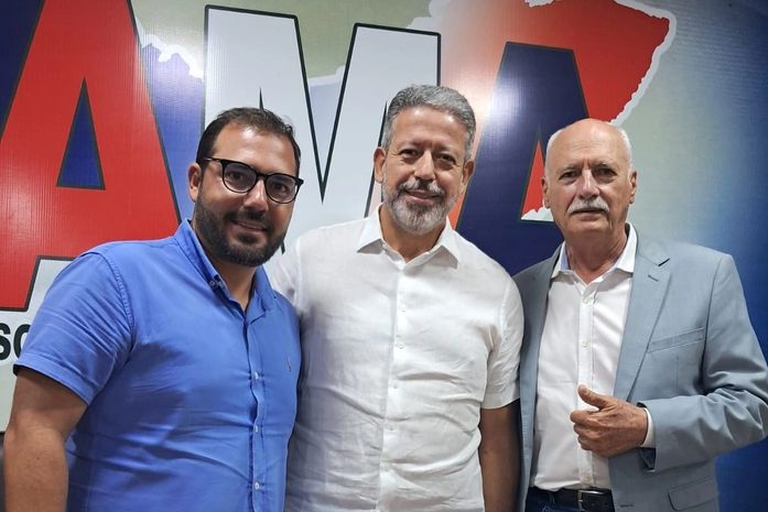 Manoel Tenório destaca presença de Quebrangulo durante encontro de prefeitos em Maceió