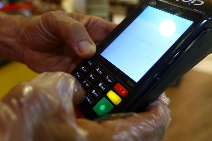 Banco Central estabelece limite de cobrança de taxas nas máquinas de cartão