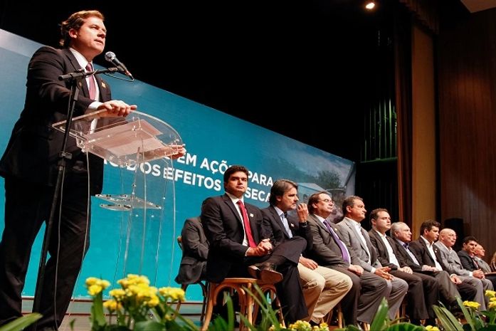 ministro Marx Beltrão no lançamento de ações de combate à seca, em Maceió