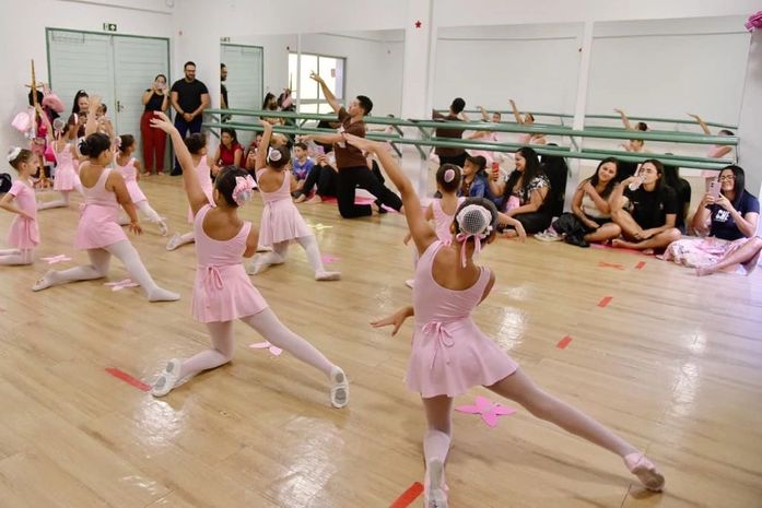 Alunos da Escola de Artes põem em prática o que aprenderam em sala de aula durante projeto “Aulas Abertas”