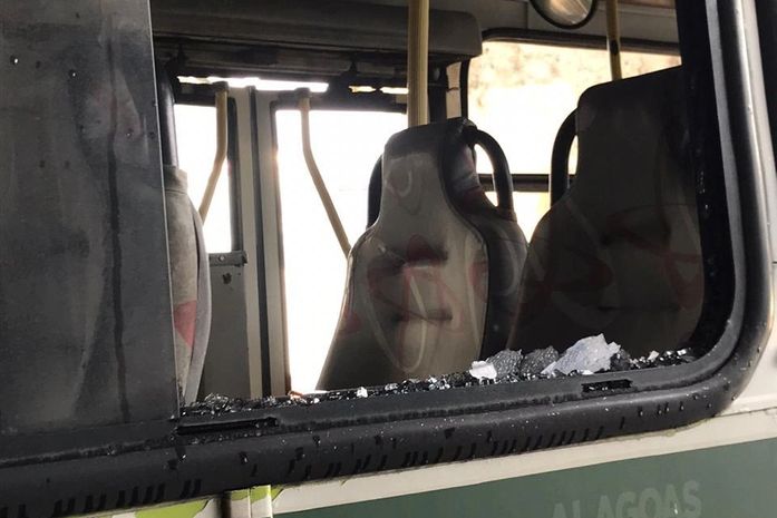 

Veleiro denuncia agressões a funcionários e depredações de ônibus durante protesto
