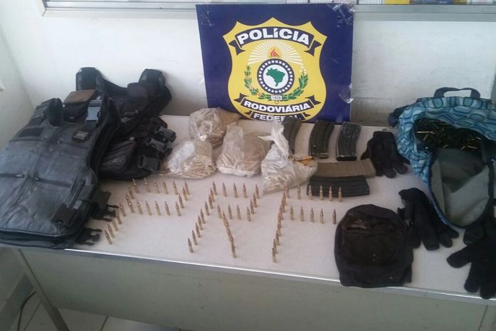mais de mil munições de fuzil foram encontrados