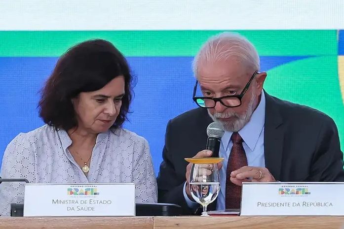 Lula desrespeita ministra da Saúde