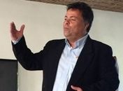 Sem medalhões: DC prepara chapa de federal “a sete chaves”
