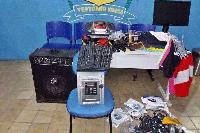 Guarda civil recupera material roubado de lojas e escola