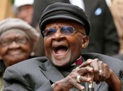 Nobel da Paz, ativista anti-aparheid Desmond Tutu morre aos 90 anos