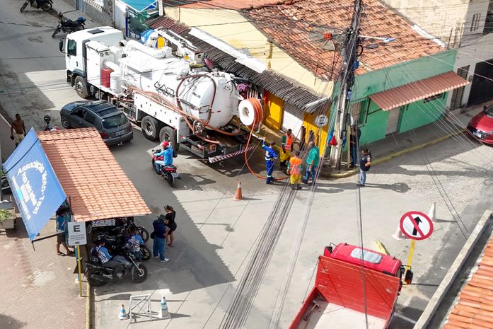 Prefeitura de Maragogi inicia operação de limpeza e desobstrução de bueiros com tecnologia inovadora