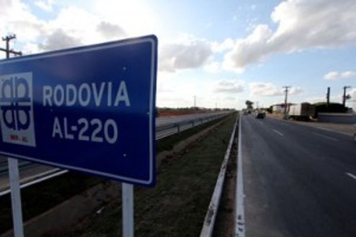 Mulher é agredida e estuprada após pegar carona em trecho da AL 220