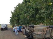Carro sai da rodovia e capota na AL-110, em Arapiraca