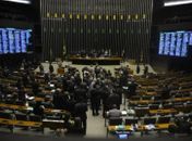 Congresso corre contra o tempo para aprovar matérias como a regulamentação da PEC das Domésticas e a PEC do Orçamento Impositivo