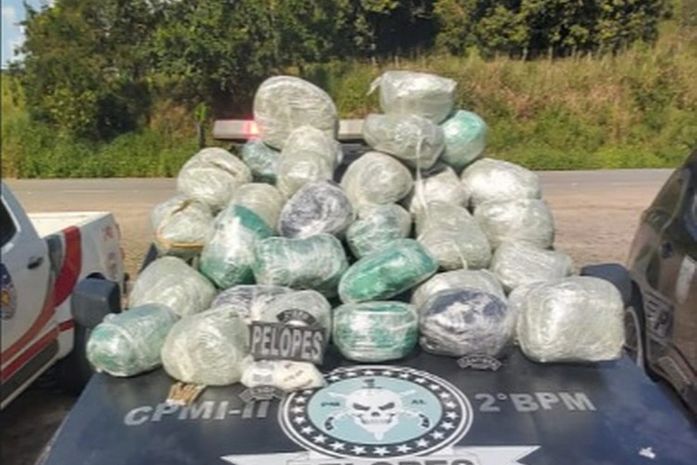 Droga apreendida dentro de veículo em São José da Laje