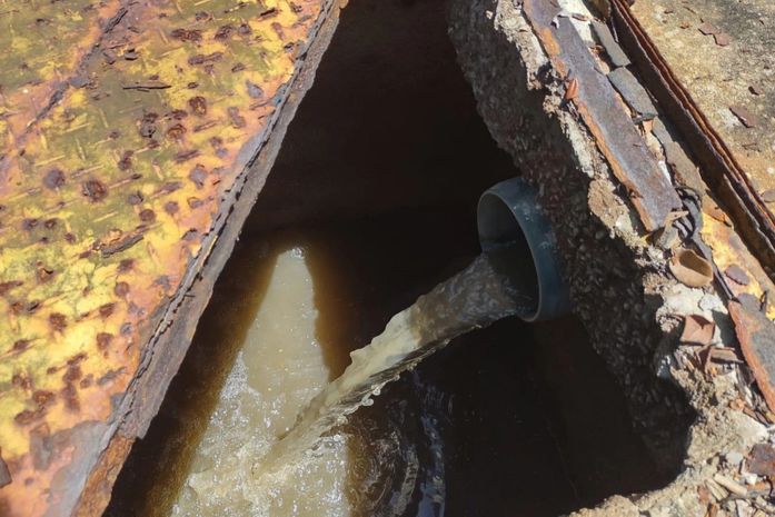 Estação de Tratamento de Esgoto com irregularidades encontrado em condomínio no bairro da Serraria.