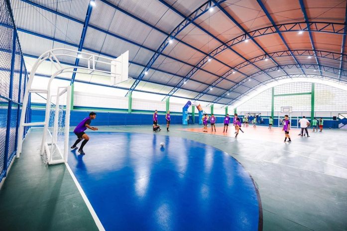 Profissionais e alunos de escola do Salvador Lyra celebram conquista de novo Ginásio Poliesportivo