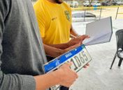 Saiba como recuperar placas de veículos perdidas durante as chuvas na capital