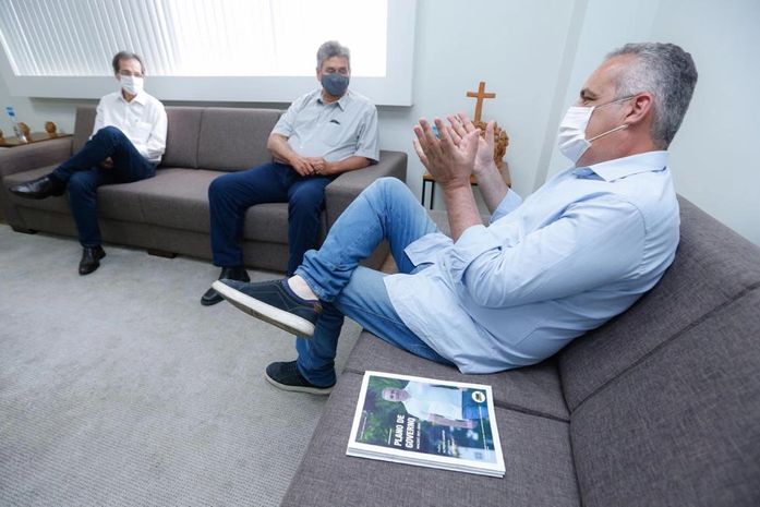 Alfredo Gaspar discute desenvolvimento econômico com dirigentes do Sebrae