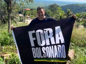 

Secretário estadual faz protesto solitário contra Bolsonaro: "Assim que estiver imunizado estarei nas ruas também!"