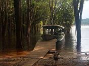 Acidente entre barcos em intervalo de gravações da série 'Aruanas' da Rede Globo deixa um morto