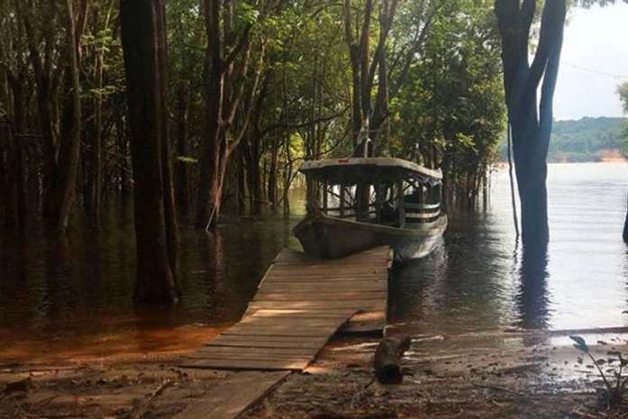 Acidente entre barcos em intervalo de gravações da série 'Aruanas' da Rede Globo deixa um morto