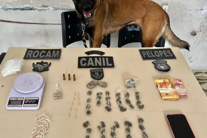 Com auxílio de cão farejador, PM prende homem em ponto de drogas em Arapiraca