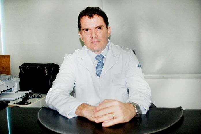 André de Mendonça, cirurgião-plástico alagoano