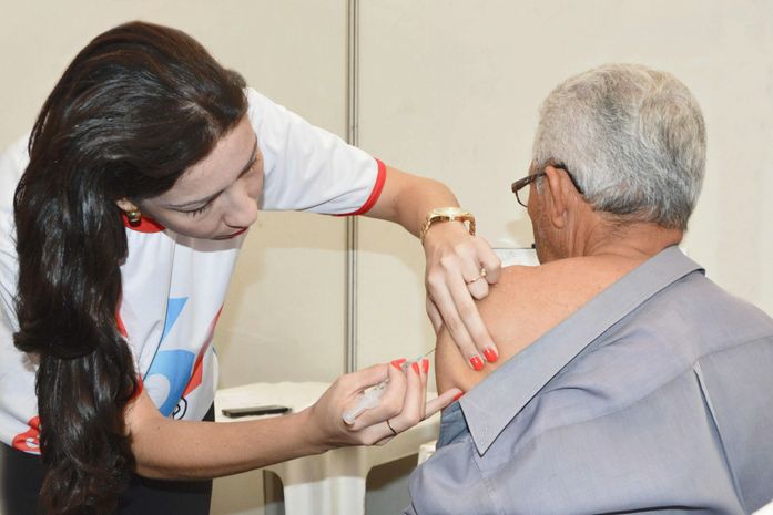 Vacinação contra a Covid-19 passa a ser anual para crianças e grupos prioritários a partir de 2024