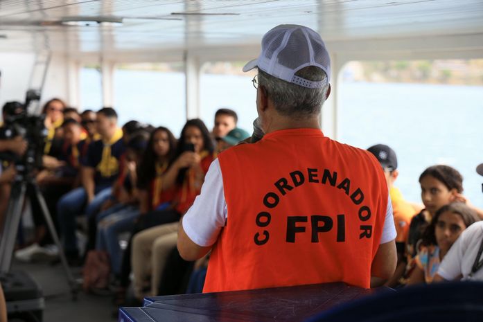 No Dia da Consciência Negra, barco-escola promove inclusão e educação ambiental