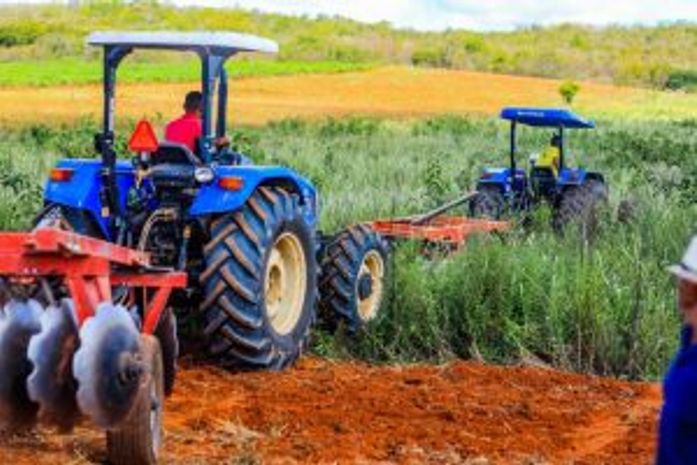 Terra Pronta avança para 7 mil tarefas e já beneficia mais de 900 agricultores familiares em Arapiraca