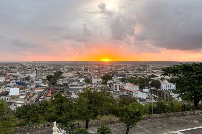 Moradores celebram a retomada do Mirante Ambrósio Lira como espaço de arte e convivência