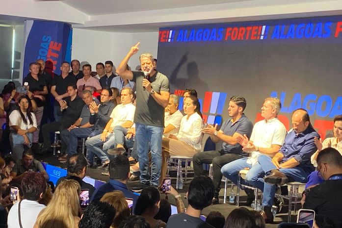 Vídeo: Arthur Lira oficializa pré-candidatura ao Senado em evento em Maceió